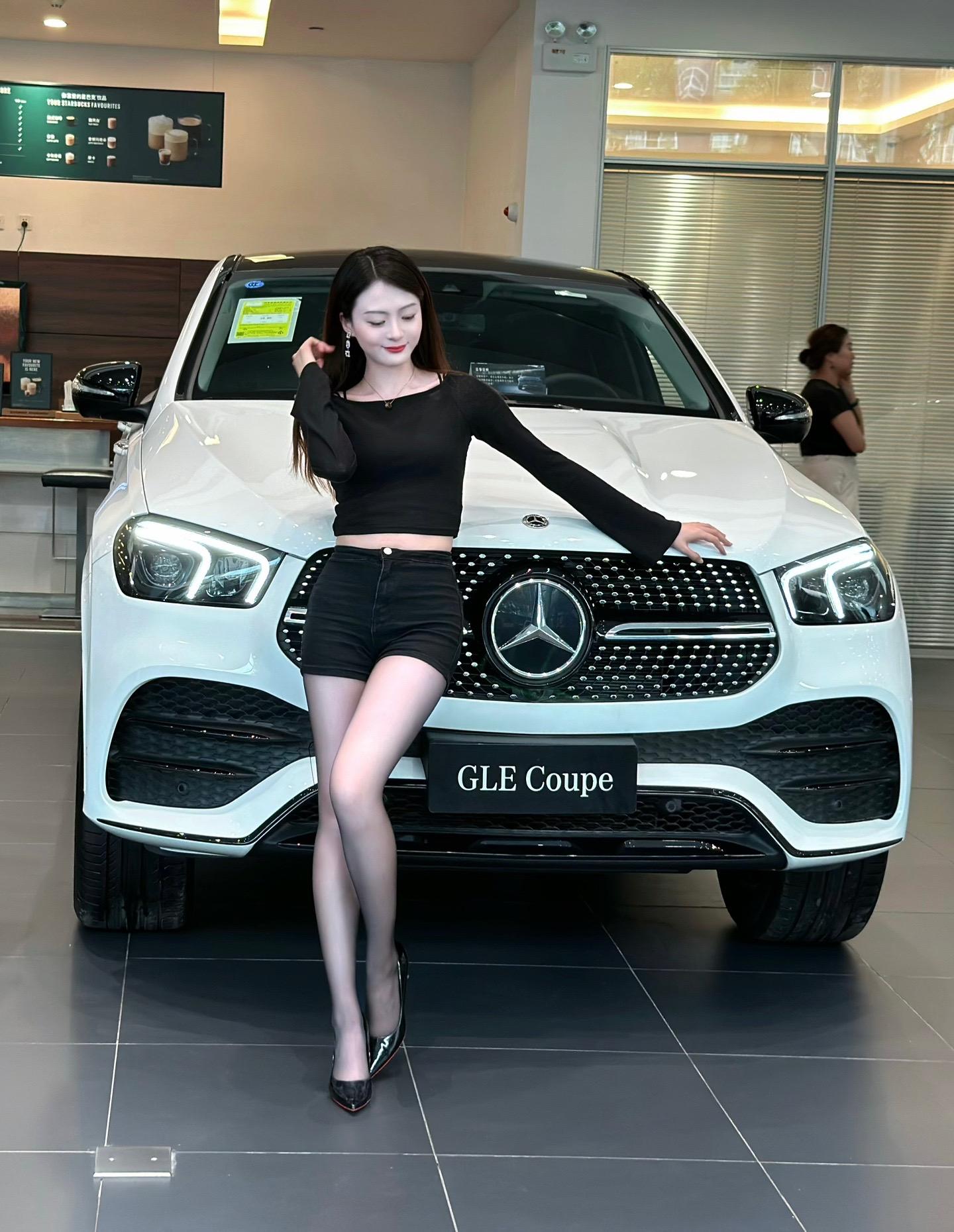 奔驰GLE 350 4MATIC 时尚型展示图3