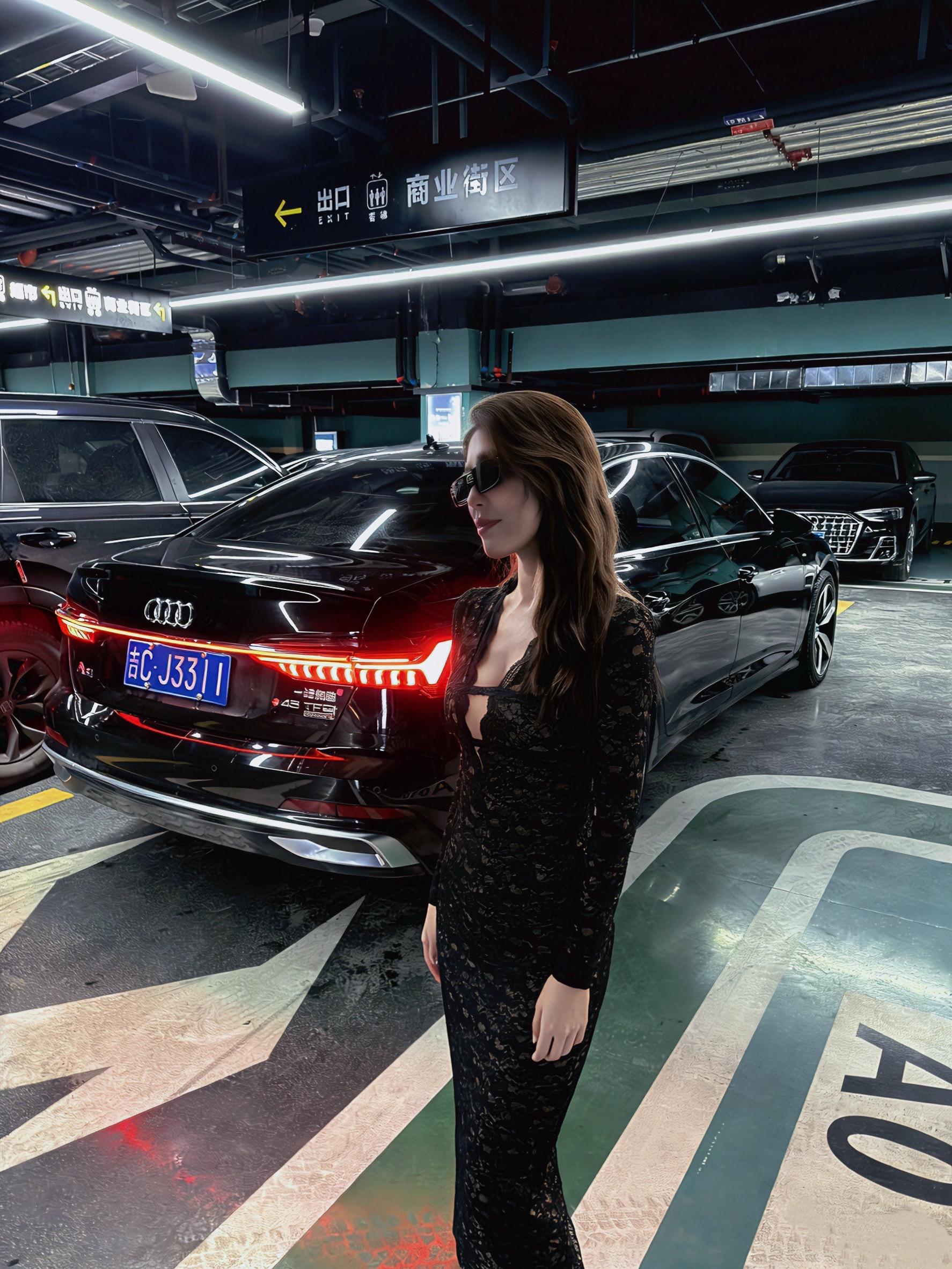 奥迪A6L2.0T quattro尊享型展示图1
